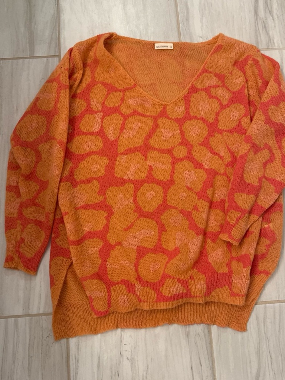 Anthropologie Coral and Orange V-Neck Patterned Pullover